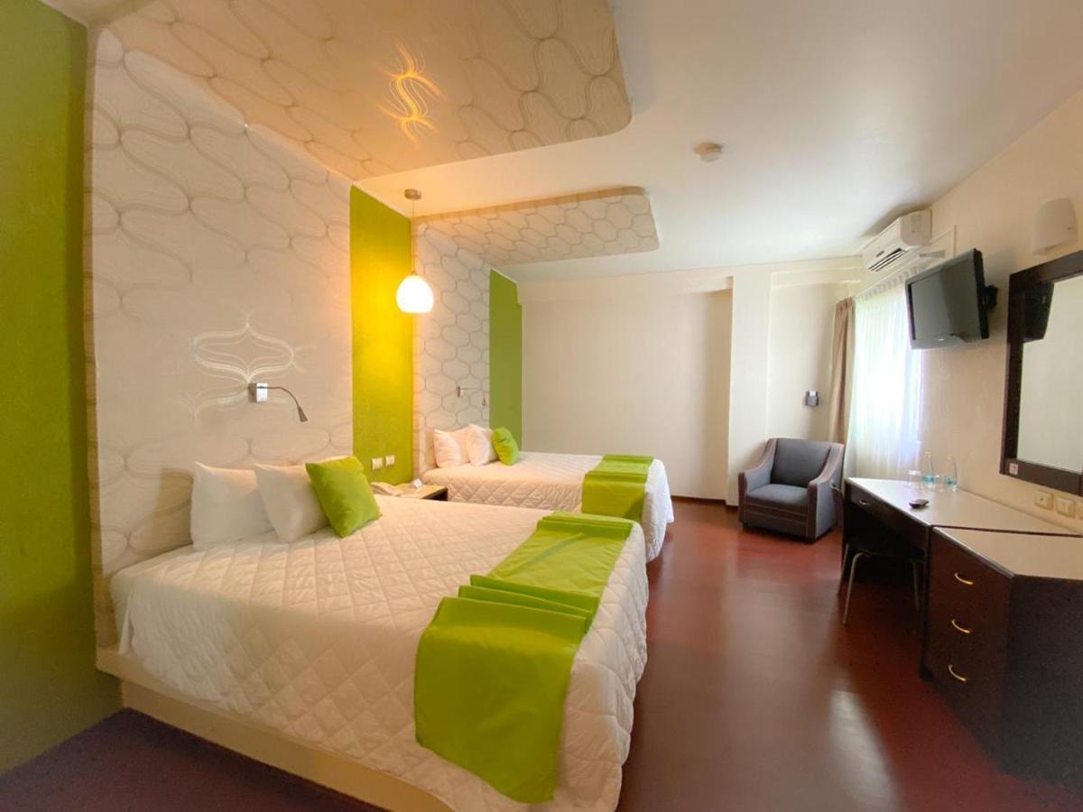 Hotel Medrano Tematicas And Business Rooms อากวสคาเลียนเทส ภายนอก รูปภาพ